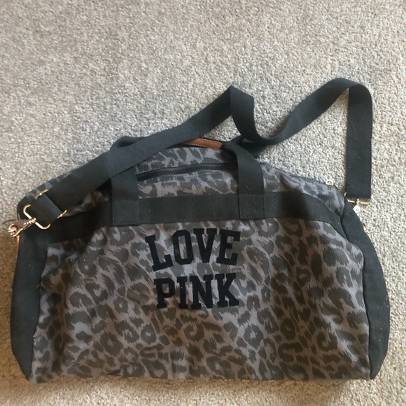vs pink Y2K black leopard ๐ print duffle bag rhtf! - Picture 3 of 4